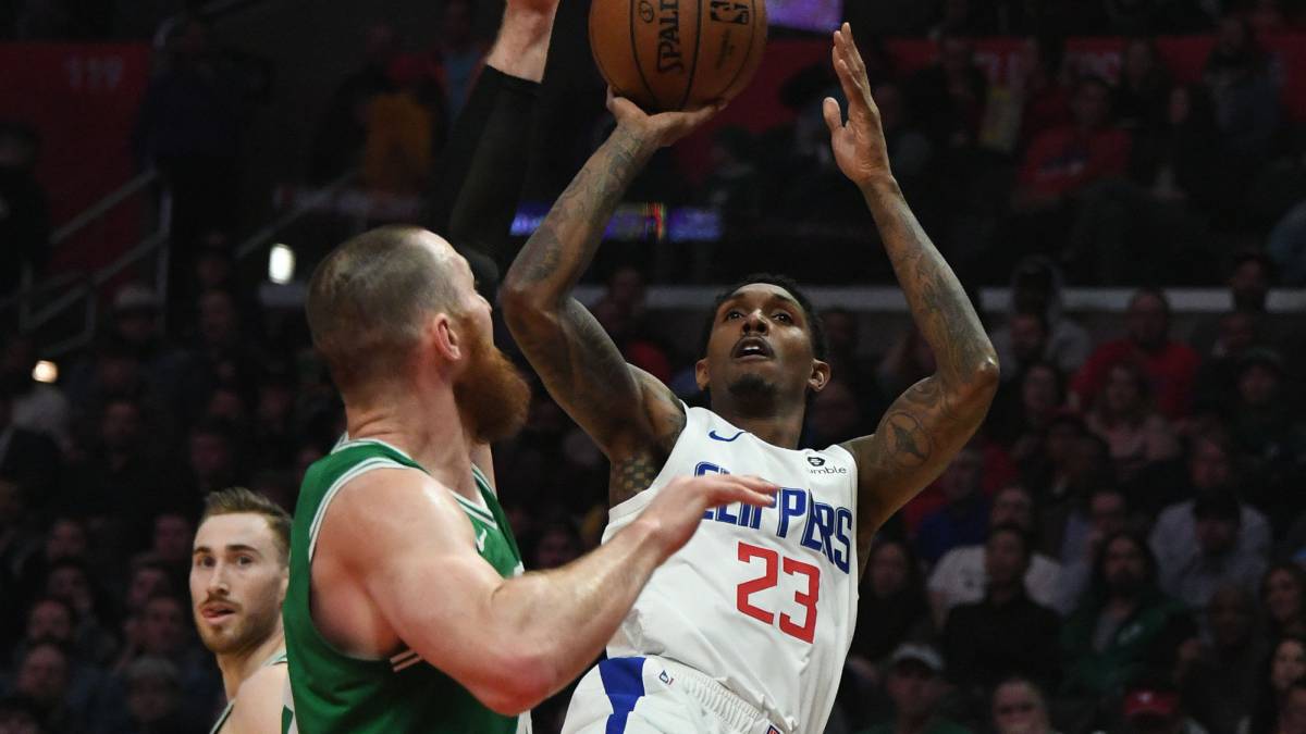 Williams destroza a los Celtics y hace historia desde el banquillo