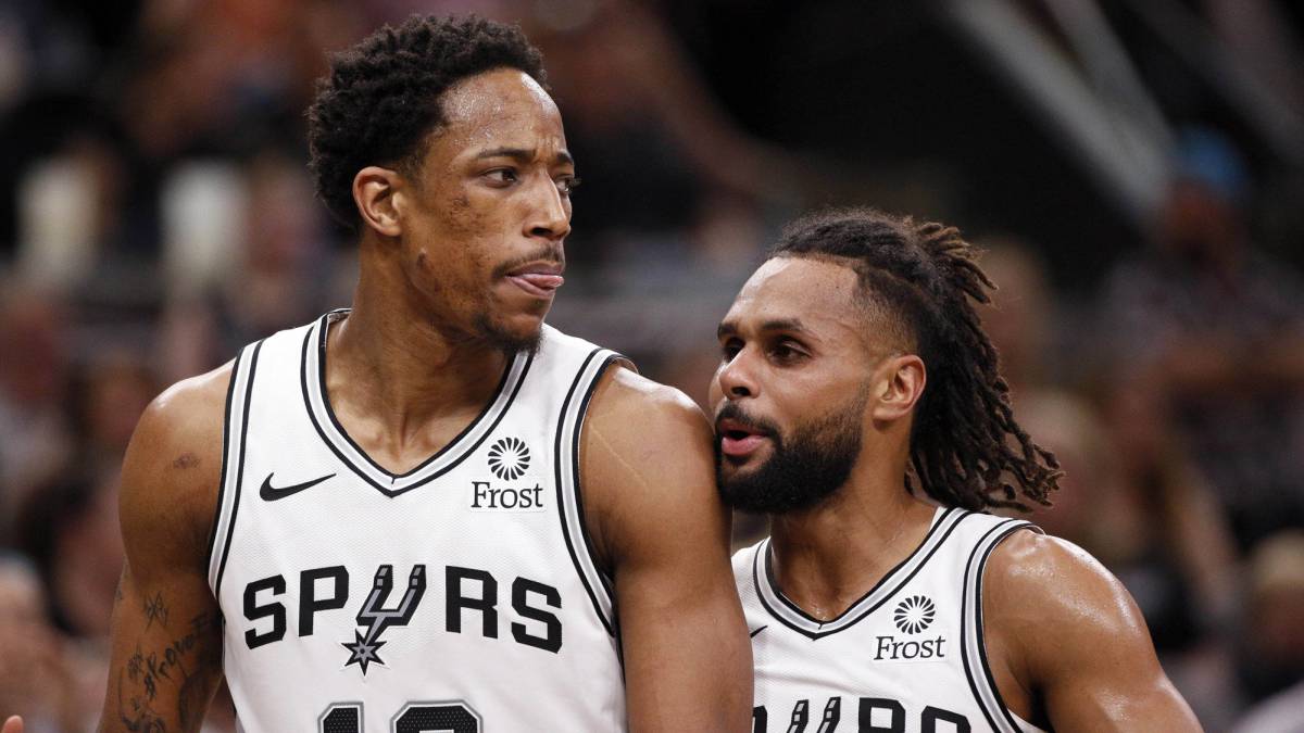 Multan con 25.000 dolares a DeRozan por lanzarle el balón al árbitro