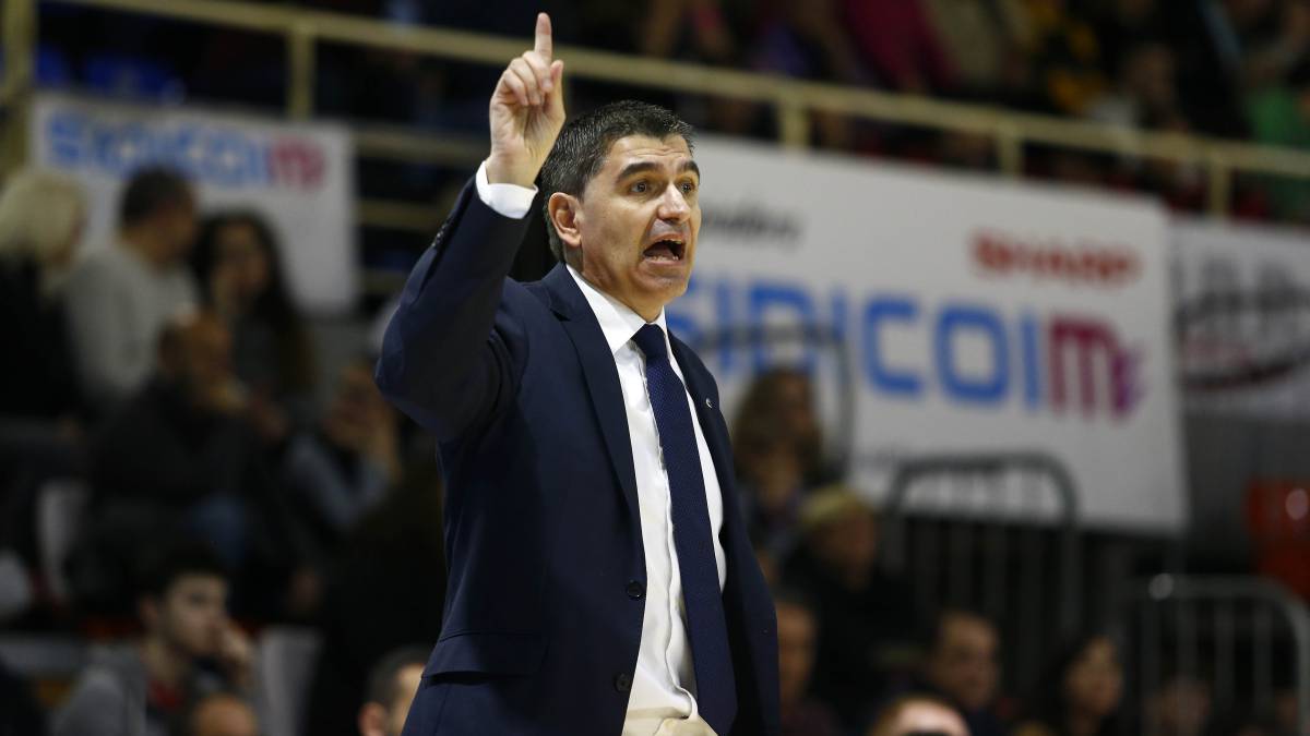 Josep María Berrocal, entrenador del Movistar Estudiantes, durante un partido de esta temporada.