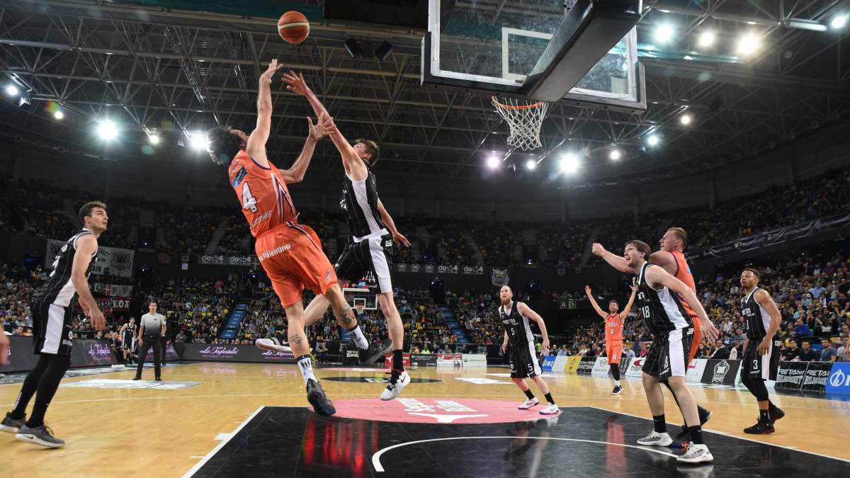 El Bilbao golpea primero con fuerza ante el Palencia