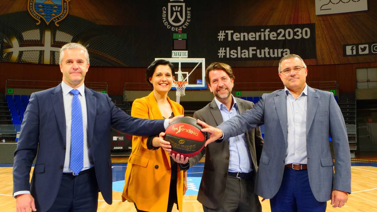 La Supercopa 2020 se disputará en el Santiago Martín de Tenerife.
