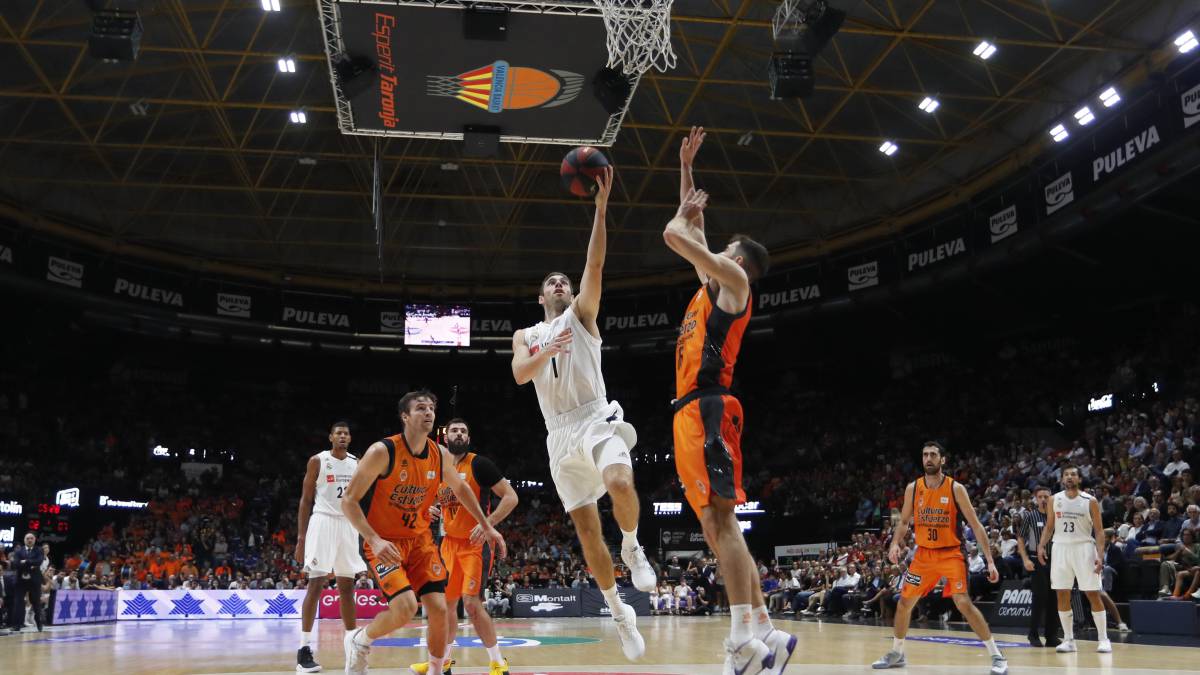 El Real Madrid se juega ante el Valencia el primer puesto