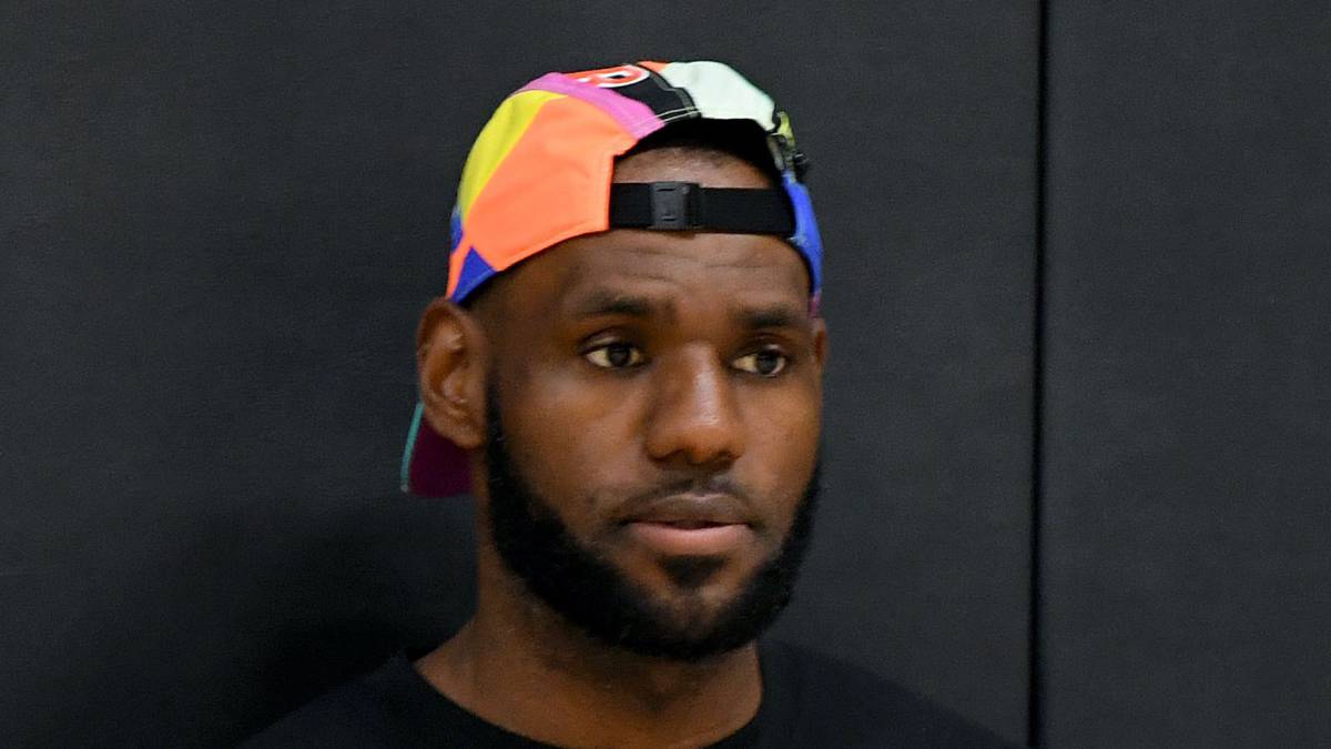 LeBron ve difícil atraer estrellas a los Lakers este verano