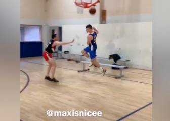 7M de visitas y ni su entrenador ha podido evitar comentarlo: la imitación más viral de Curry