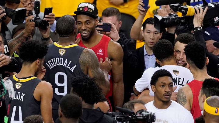 Los Warriors felicitan a Toronto con un anuncio en la prensa