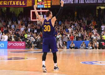 Víctor Claver amplía su contrato con el Barcelona hasta 2022