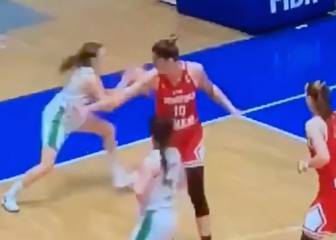 La pillería hecha arte: el lío de esta jugadora de 1,67 a una rival que le saca dos cabezas