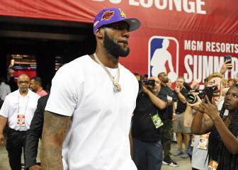 Lebron 'se incluye' en el mejor quinteto de siempre de los Lakers