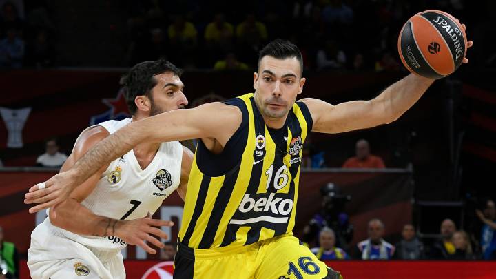 Sloukas supera su lesión y se incorpora a la selección griega