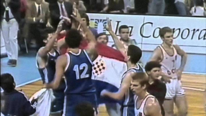 Vlade Divac y Tomas Sakic