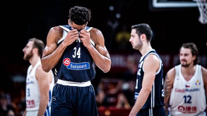 Grecia solicita la expulsión de los árbitros de su último partido