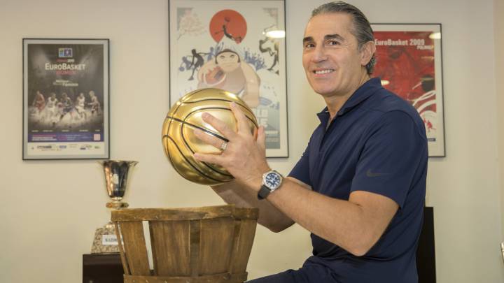Scariolo: "Como Cenicienta, mi permiso caduca en Tokio"