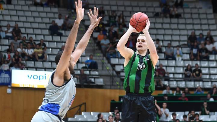 Un gran final de Prepelic da la primera victoria del curso
