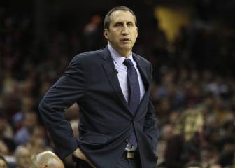 Blatt deja los banquillos: