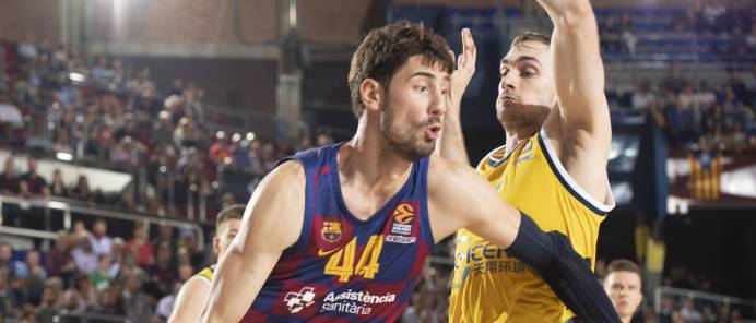 Higgins se desata en su regreso y lidera al Barça ante el Alba de Aíto