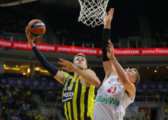 Sigue el calvario del MVP de la Euroliga: Vesely, baja indefinida