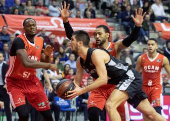 Bouteille pudo más que Booker en el nervioso Murcia-Bilbao