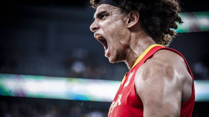 El bisonte Sebas Saiz arrasa Cluj