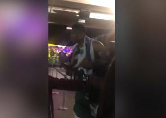 La dura discusión de un jugador de Los Lakers con sus fans
