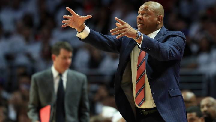 Doc Rivers: "Los rookies se están pasando la pandemia en Tinder"