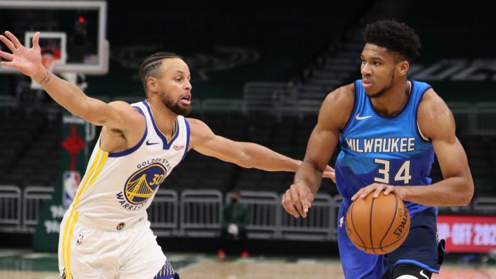 Curry bate a Rick Barry en otra debacle de los Warriors