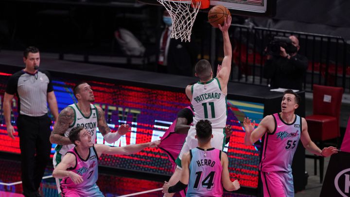 Los Celtics se toman la revancha con un héroe inesperado