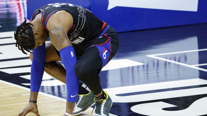 Dwight Howard, pívot de los Sixers, durante el partido contra Denver Nuggets.
