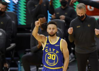 10 triples, 40 puntos y un valioso recordatorio: Curry sigue muy vivo