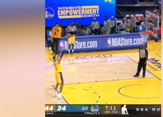 Lanza uno de los peores tiros libres y Curry se burla