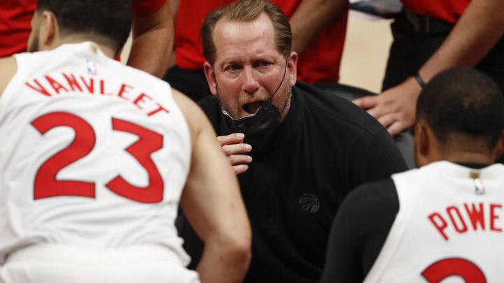 Gordon funde a Kyrie y Harden, los Raptors se hunden en el Este