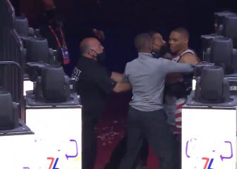 ¡Seis personas tuvieron que parar a Westbrook después de que le hicieran esto!