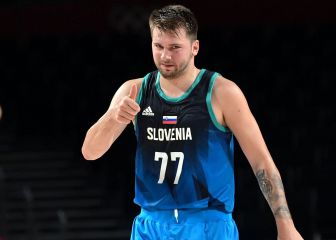 Los Mavericks rodean a Doncic