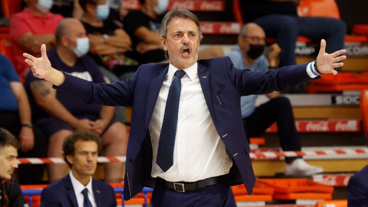 Porfirio Fisac, entrenador del Gran Canaria, durante el partido contra el Urbas Fuenlabrada.
