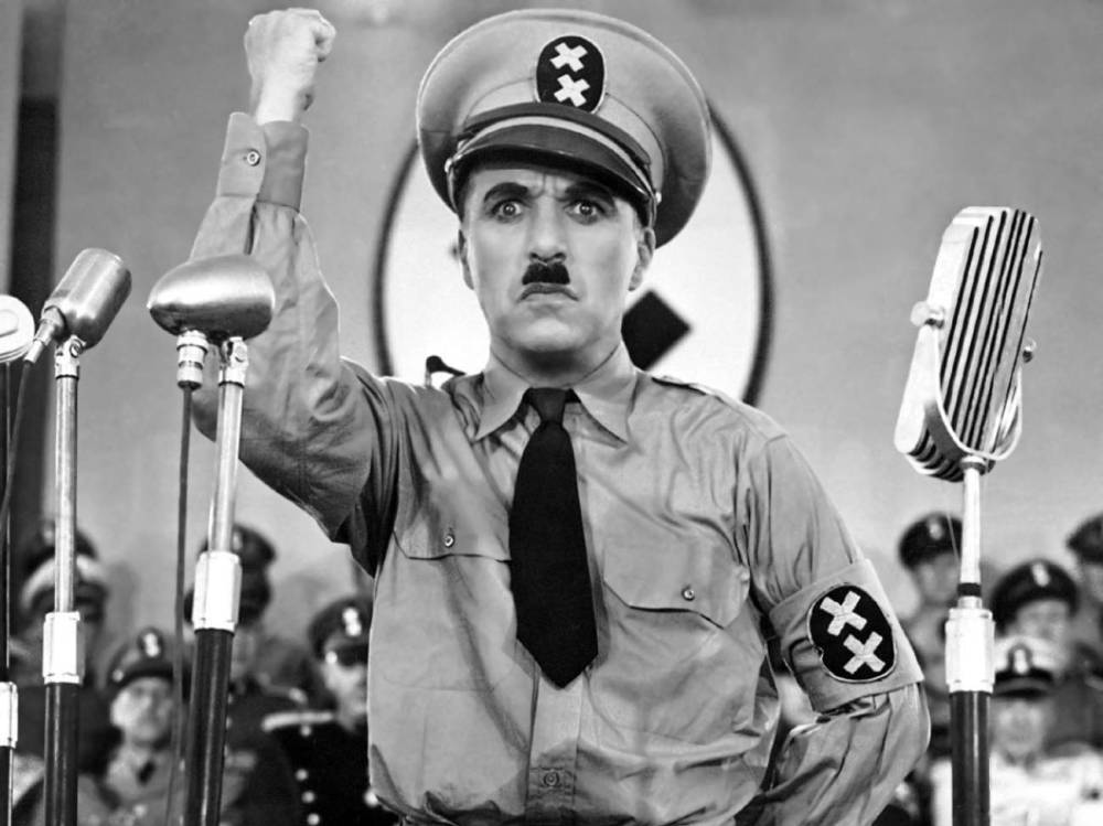 Charlie Chaplin en la parodia de Adolf Hitler