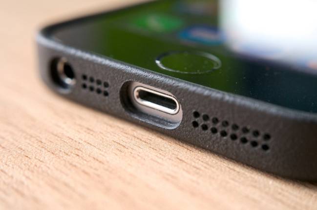 Lightning port y minijack