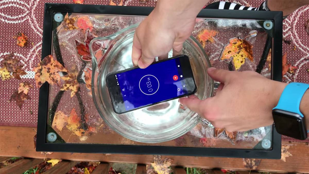 Esto es lo que le pasa a Google Pixel cuando pasa 30 minutos en remojo