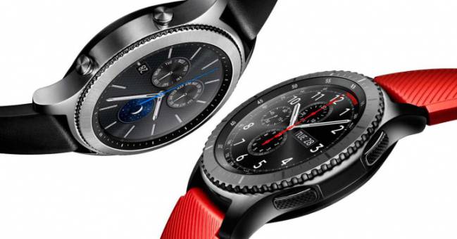 Gear S3 Classic a la izquierda y Gear S3 Frontier a la derecha