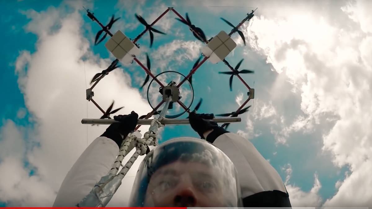 Saltar de un dron, nuevo deporte de riesgo