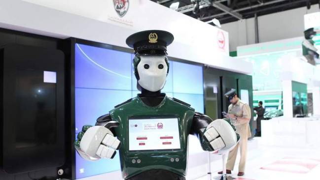 robot policia dubai