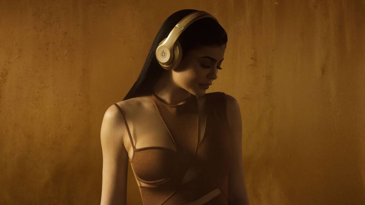 ¿Tienes 600€ para estos cascos Beats Apple de Kylie Jenner? Nosotros tampoco