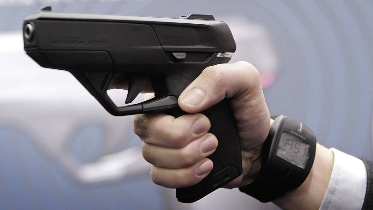 Cómo se piratea una pistola inteligente con un simple iman
