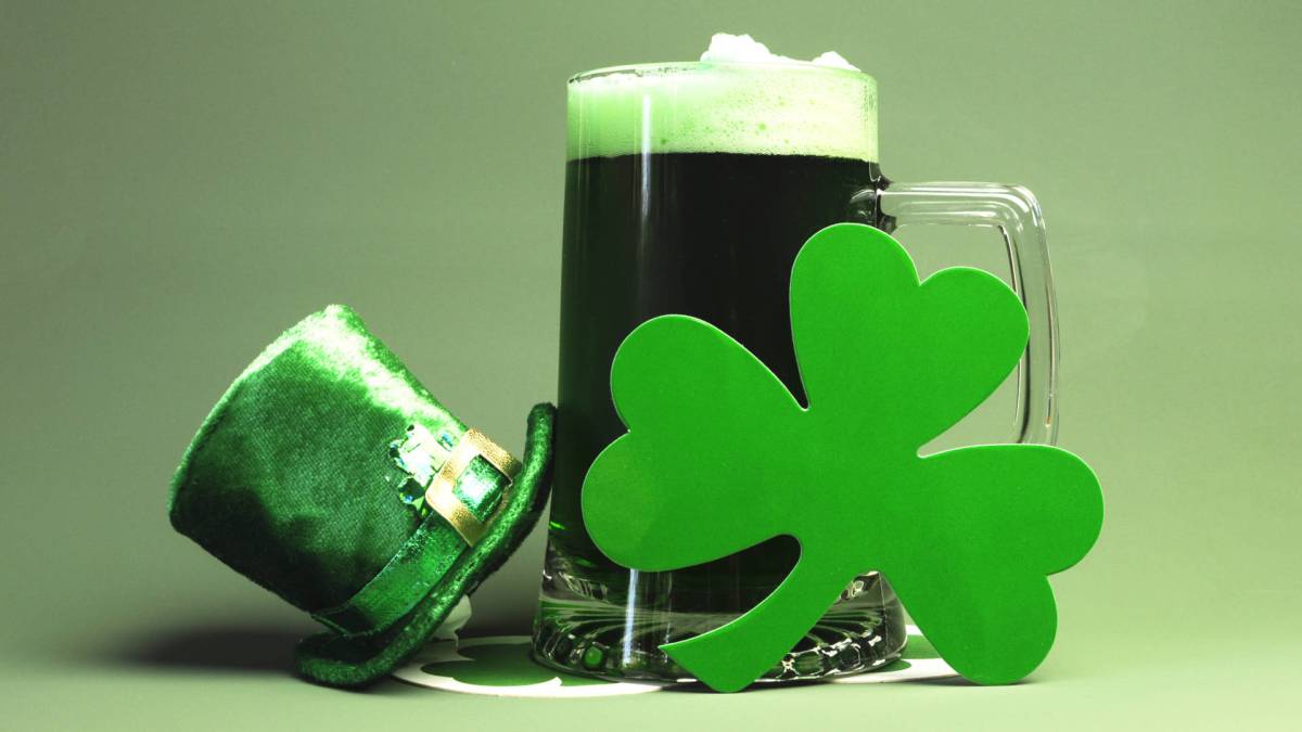 San Patricio: Guías cerveceras, invitaciones divertidas y apps de tréboles
