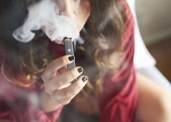 Juul, el cigarrillo electrónico alto en nicotina que hace furor entre los adolescentes