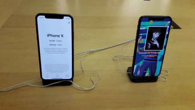 iPhone X store