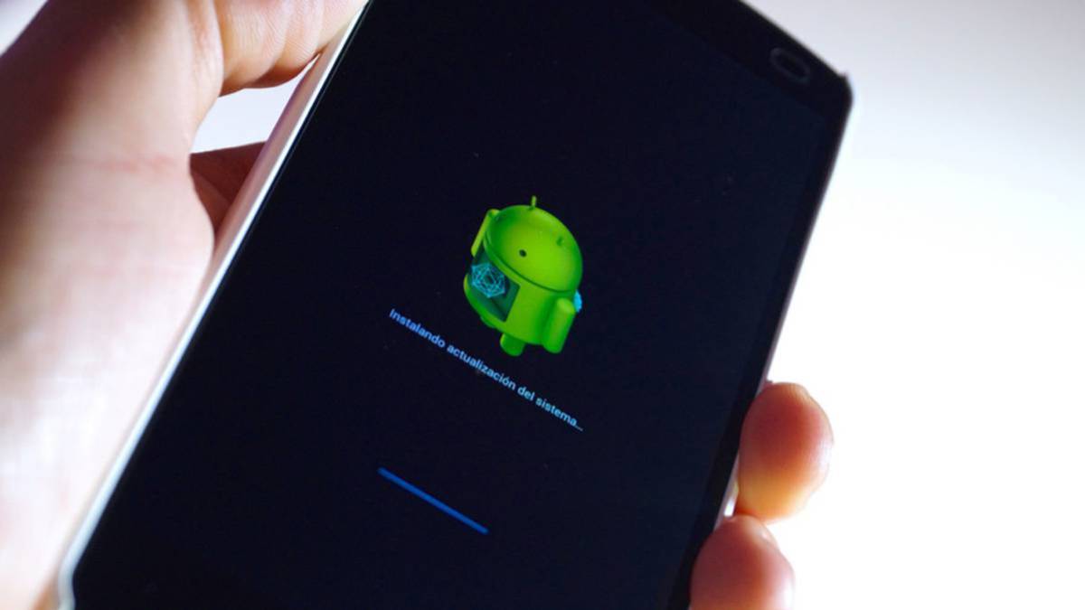 Novedades Android: Actualizar una app mientras la usas y soporte para móviles plegables