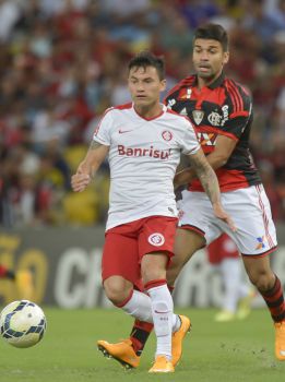 Caída libre: Inter y Aránguiz perdieron con Flamengo