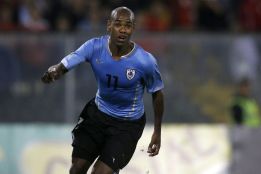 Prensa charrúa alabó el estilo de juego y la labor de Rolan