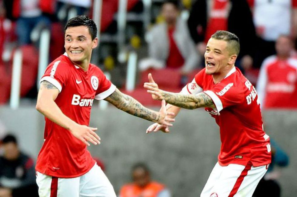 Plantel de la U gana lo mismo que D'Alessandro y Aránguiz