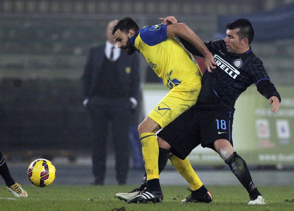 Mancini sobre Gary Medel: "Pobre tipo, corre mucho"