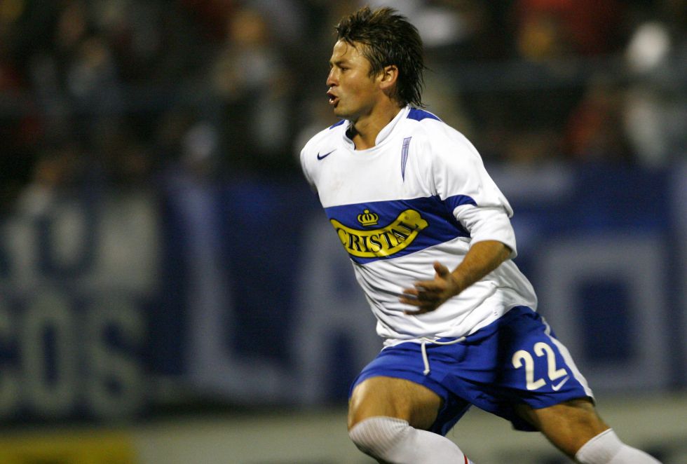 Wanderers y la UC firman traspaso de Roberto Gutiérrez